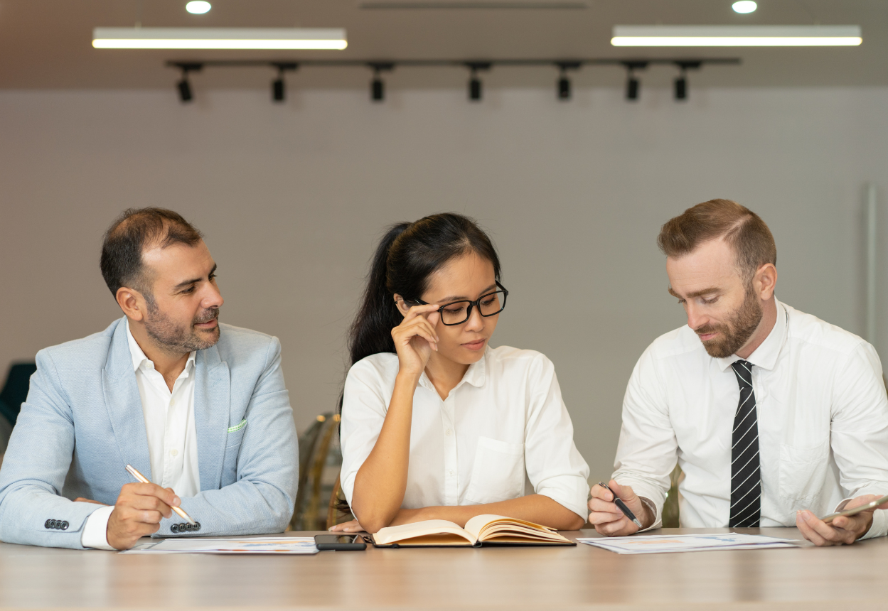 How CFO NeXt Helps Students Choose Between CMA and ACCA