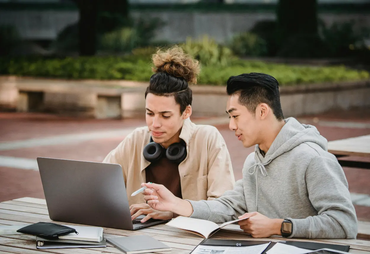 Online vs Classroom Coaching for Finance Certifications